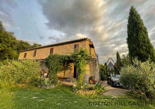 NAŠE MILOVANÁ CASA CREVOLE